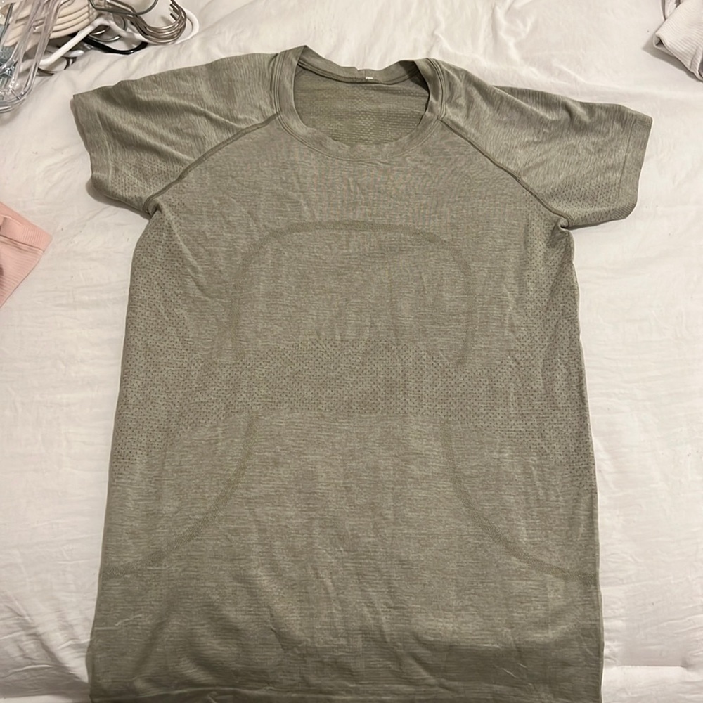 Green lulu shirt!!!